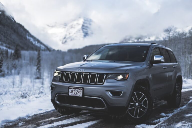 2015 Jeep Cherokee: What Is the Oil Type and Capacity?