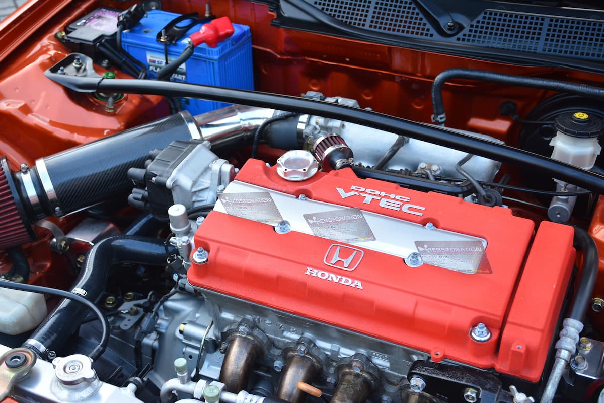 Photo of Honda VTEC in a car's engine. 