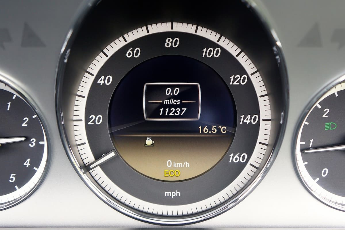 Photo of speedometer in ECO mode.